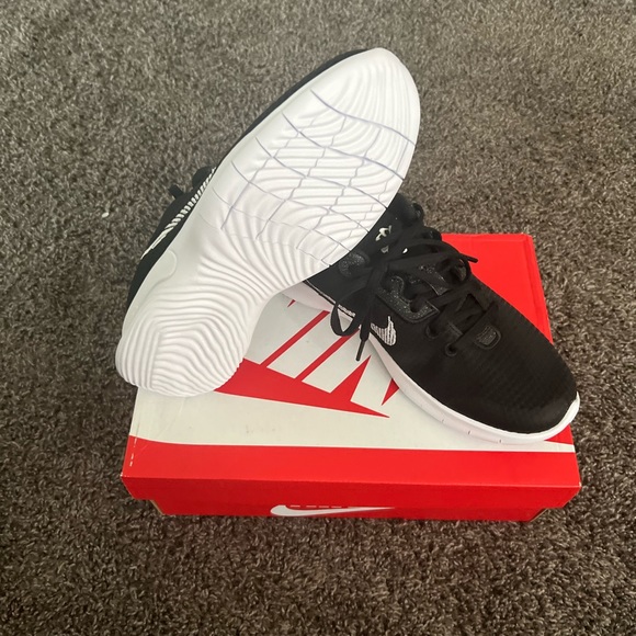 Nike Experience Run 11 Sz. 7.5 Black - Picture 2 of 4